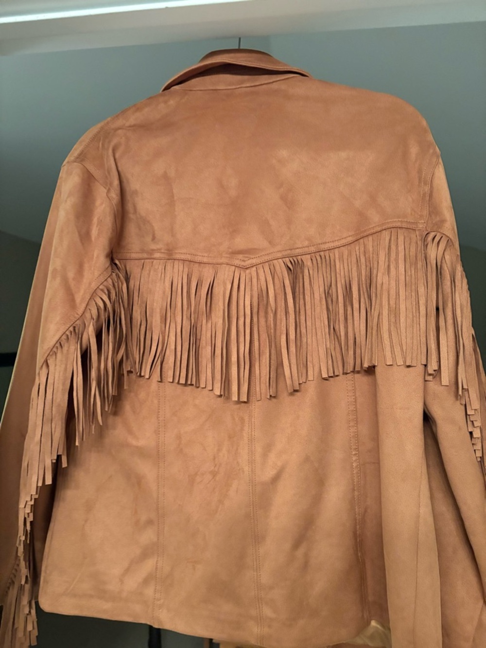Fringe Vegan Suede Jacket in Camel - Women’s medium. Great condition - Picture 9 of 10